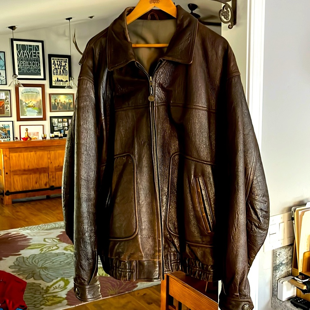 Men’s leather XL Tall brown Bomber jacket.